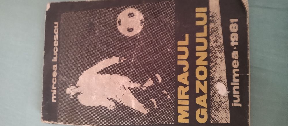 Carte, Mirajul gazonului, Mircea Lucescu