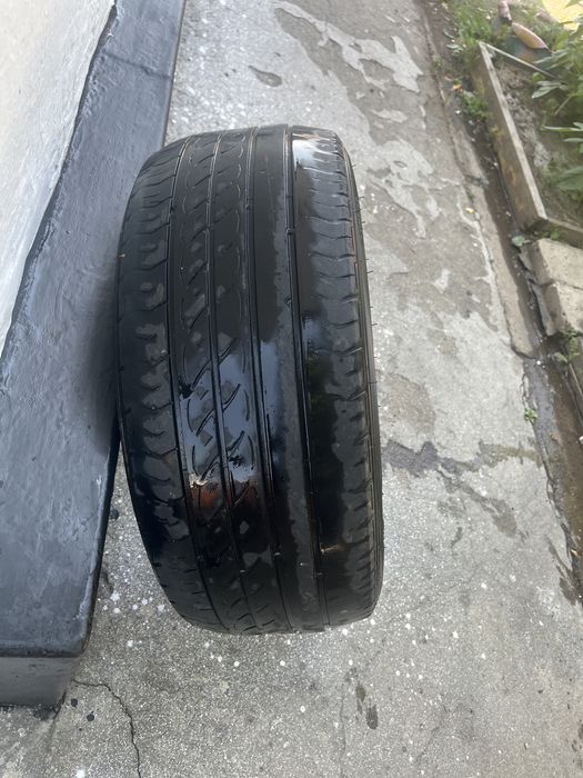Продам комплект резины.
