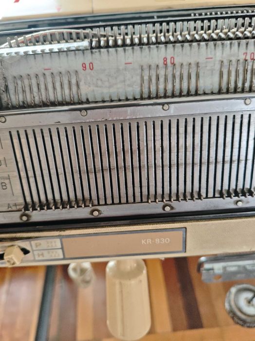 Япон Тукув машинаси.Вязальная машина BROTHER KR- 830