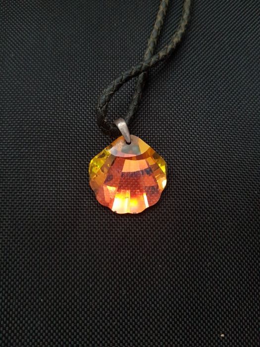 Колие с холограмен кристал мида на Swarovski