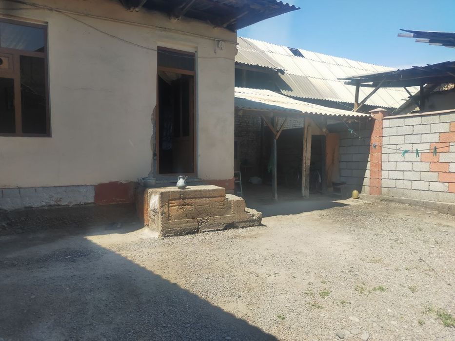 Hovli sotiladi. 3 sotix