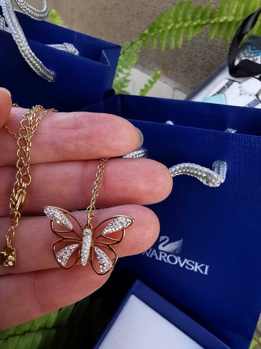 ОРИГИНАЛНИ БИЖУТА всяко е с различна цена: обеци SWAROVSKI зелен камък