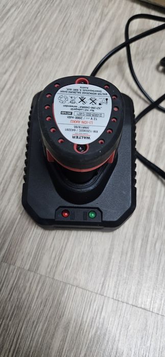 чисто нови зарядно и батерии metabo d-72622