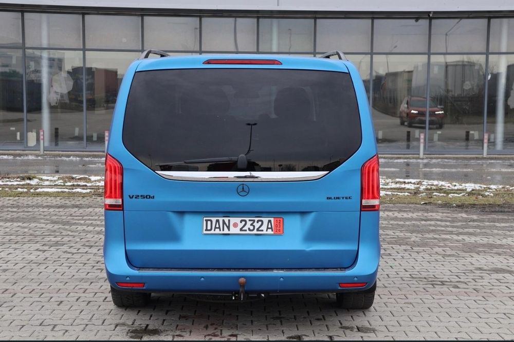 Închiriez microbuz Mercedes V Klass