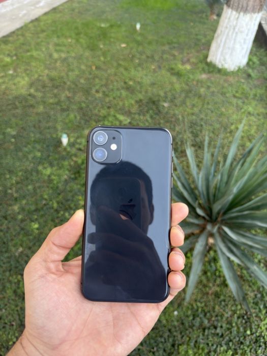 iPhone 11 64GB kelishiladigan joyi bor.