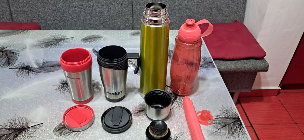 Termos,2 cani cafea,sticla apa