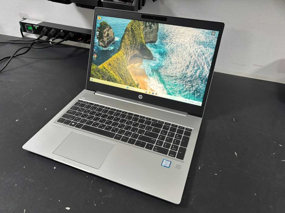 Ноутбук Hp core i7/Озу 16гб/SSD для любых задач. работает шустро