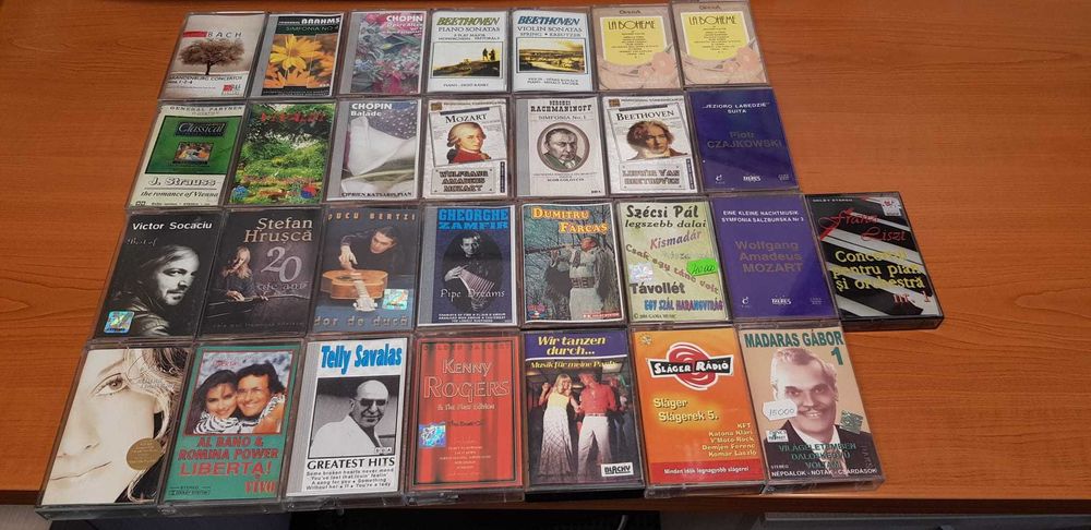 Diverse melodii pe casete audio