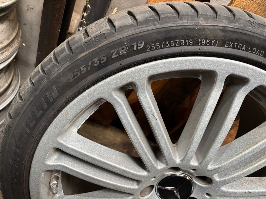 Джанти 19" с гуми Michelin 255/35 ZR19
