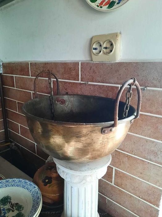 Vas din alama sau bol de spumat