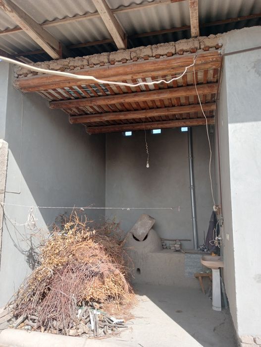 Кармана Боғишамол (Фарзод савхоз)хамма шароити бор ховли сотилади