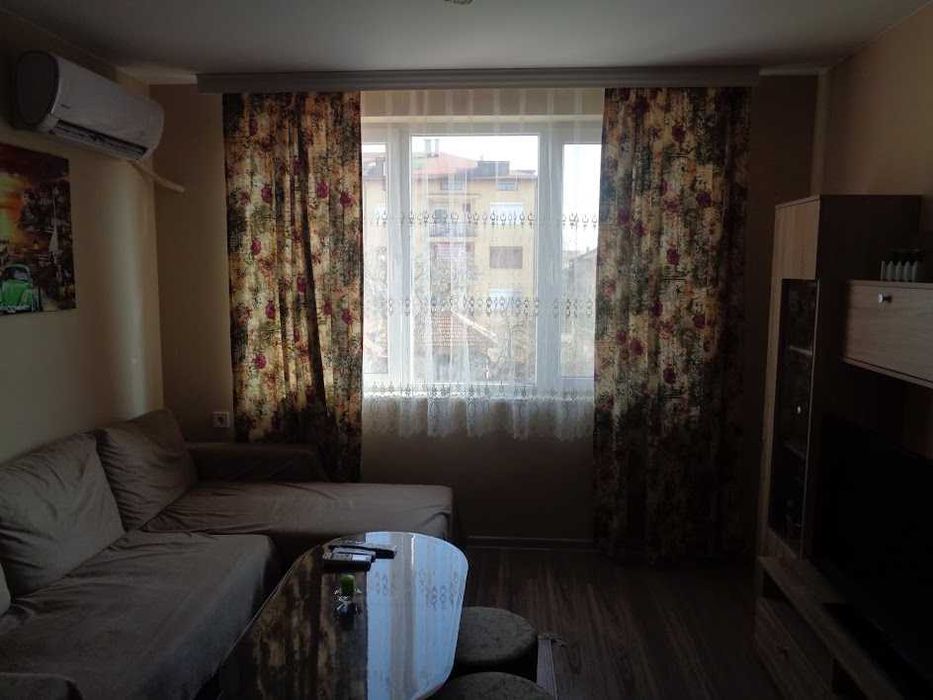 Дава се под наем Двустаен апартамент в Свиленград - 50 кв.м за 357 € - Снимка #2