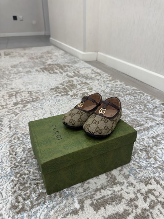 продам малышковые балетки gucci