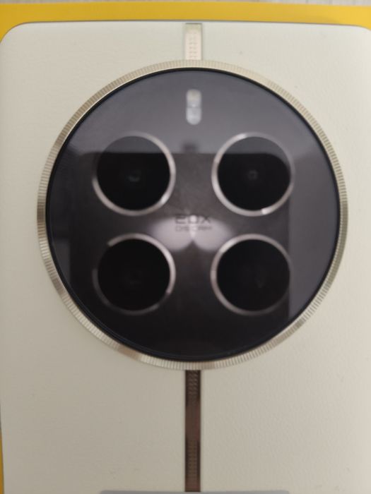 Realmy 12 pro smartfon