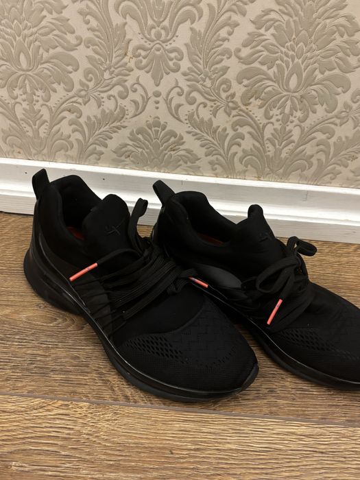 Adidasi purtati foarte putin, stare f buna! Marimea 38