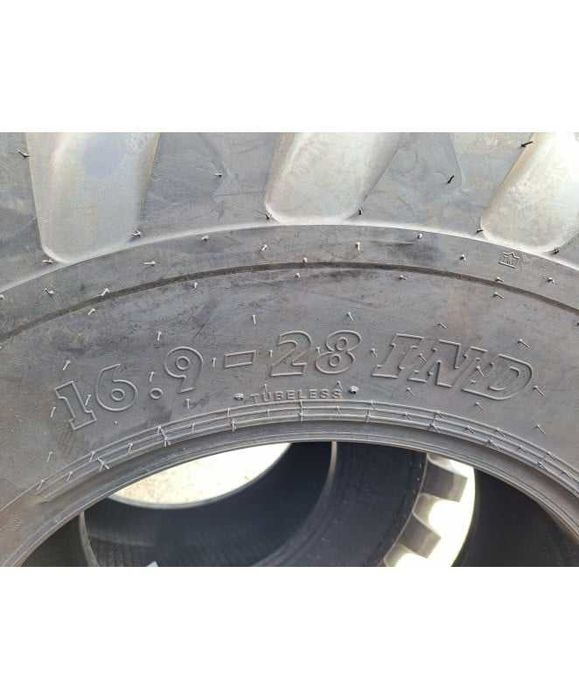 Anvelope 16.9-28 BKT pentru Zetor, Renault