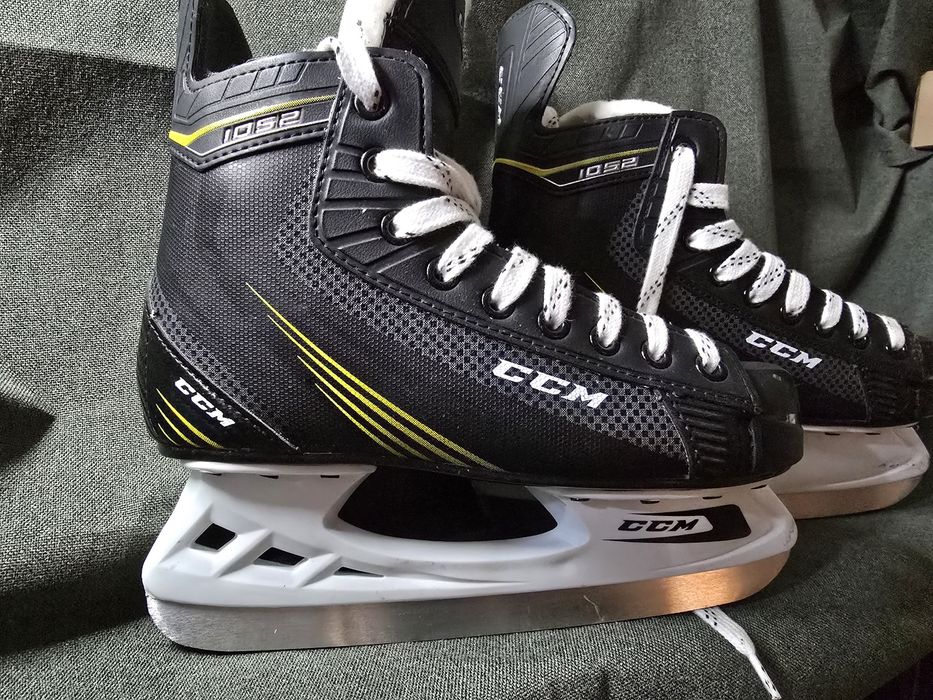 CCM кънки за лед 38 номер