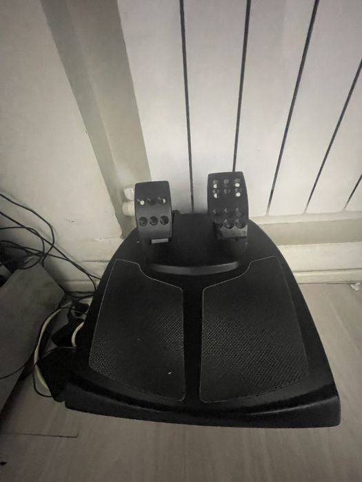 Logitech Momo Racing