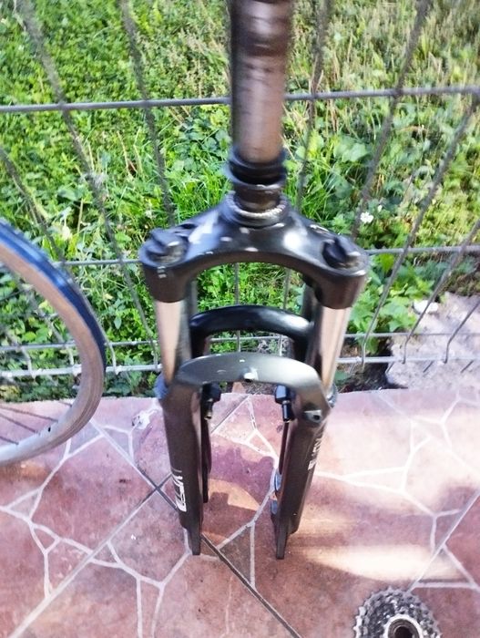 Vând roata de bicicleta 26 R și furcă 27.5 și 28