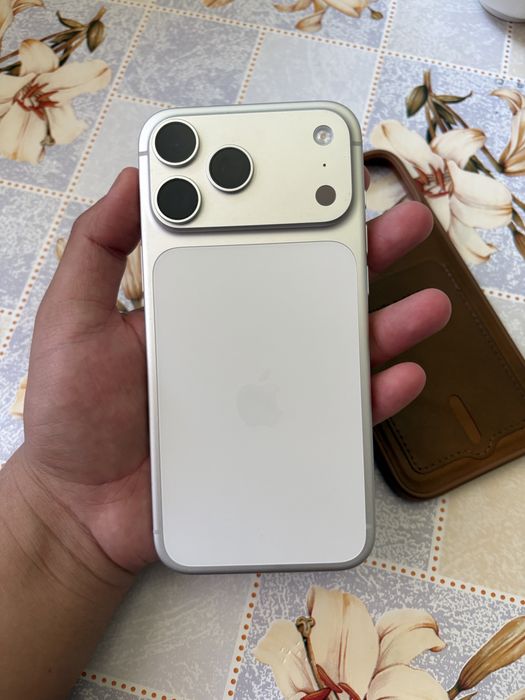 Iphone 17 pro max / 256 гб