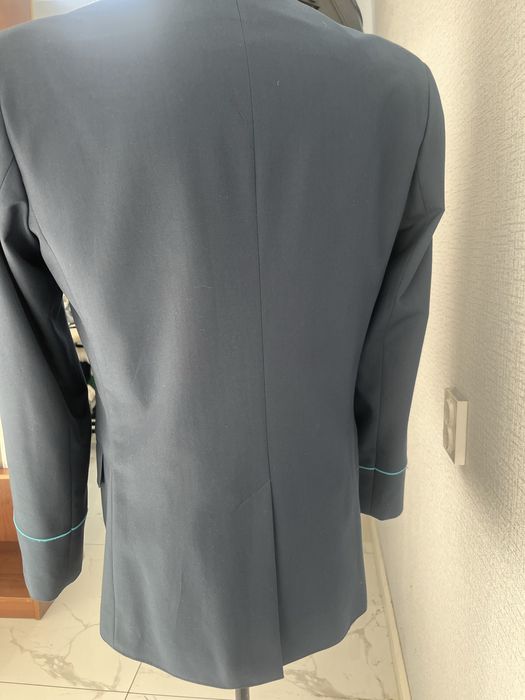 Китель с брюками.