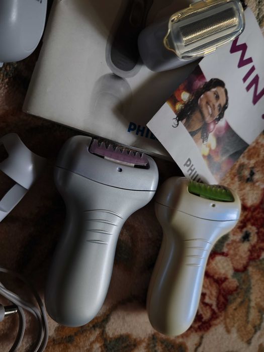 Epilator Philips HP 6481 + alimentator (două bucăți)
