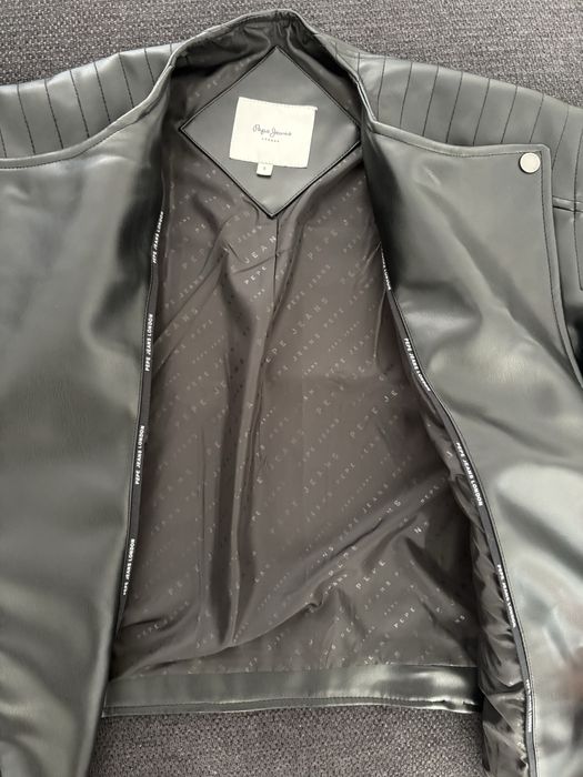 Pepe jeans яке от еко кожа