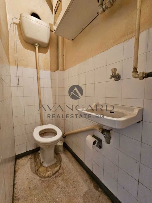 Продава се Тристаен апартамент в Пловдив, Център - 110 кв.м за 2055 €/кв.м - Снимка #10