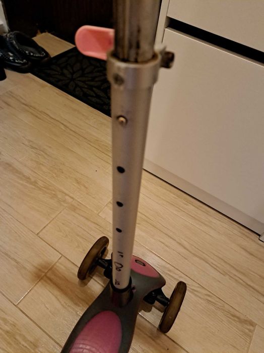 Тротинетка със светещи гуми Glober за момиче,сгъваема