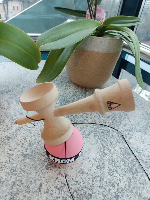 Kendama krom strogo napolitan roz. Nu o vând pe bucăți !!!