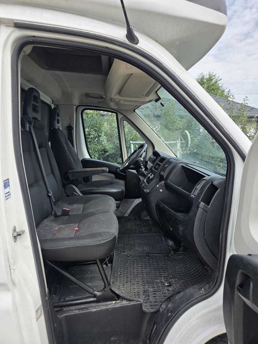 Peugeot Boxer 2015 / autoutilitară 10 europaleți sau schimb pe masini pentru dezmembrări cu volan pe stanga si pe dreapta.