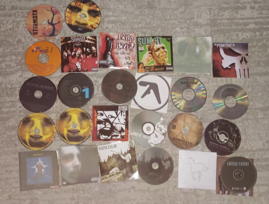 Обменяю Видеокассеты и Диски на CD диски