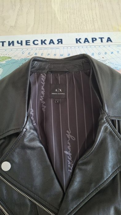 Продам кожанку Armani