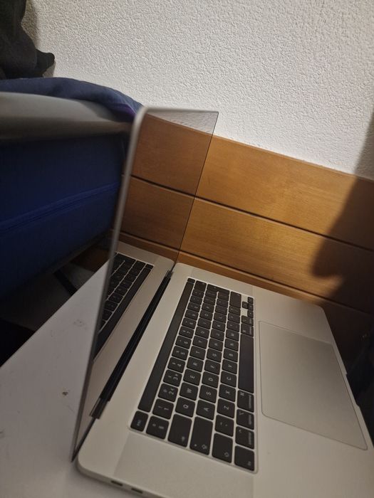 Лаптоп в отлично състояние – бърза продажба