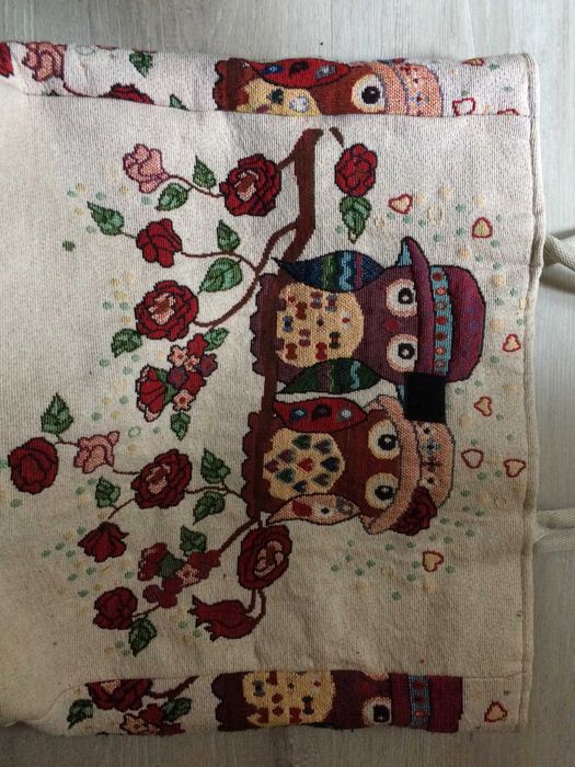 Голяма платняна чанта със совички.