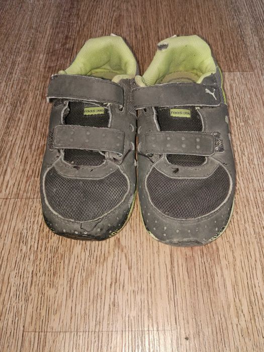 Кроссовки размер 26