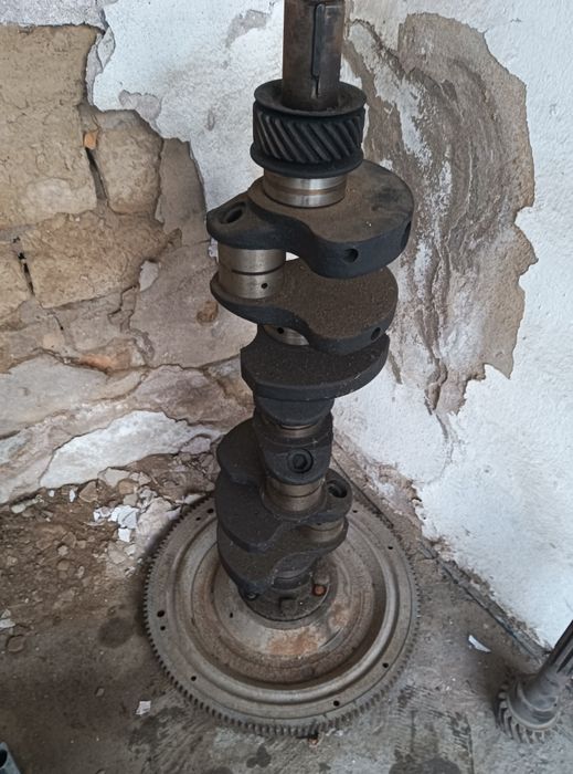 Зил коленвал 0.25 холати яхши рабочий