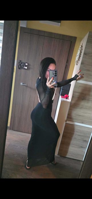 Елегантна черна рокля