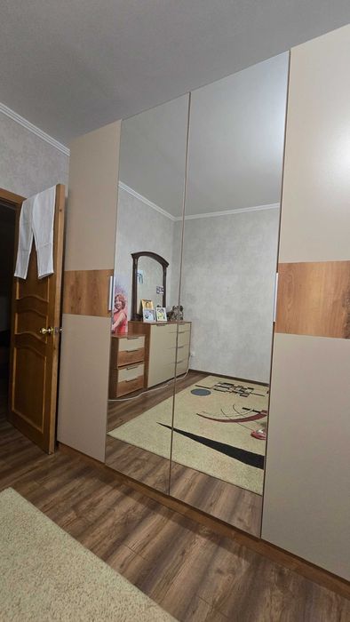 Продам спальный гарнитур