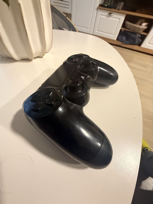 ОРИГИНАЛ Продавам джостик от плаистейшен4