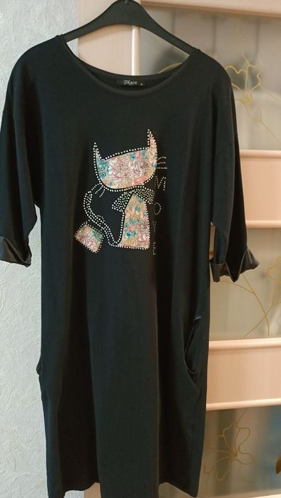 Продам платья разные