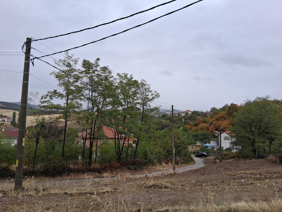 Продавам урегулиран поземлен имот (УПИ]