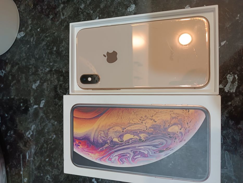 iPhone Xs ( 64г)