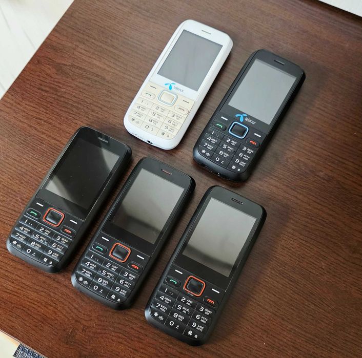 Мобилен телефон M100