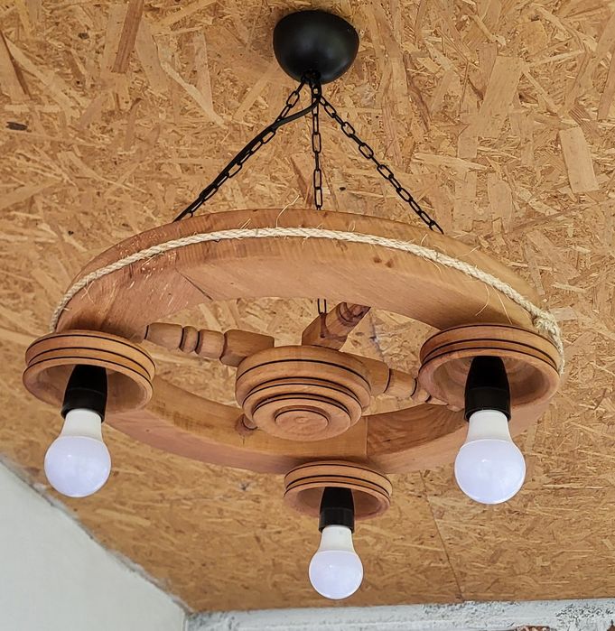 Lustra rustica lemn
