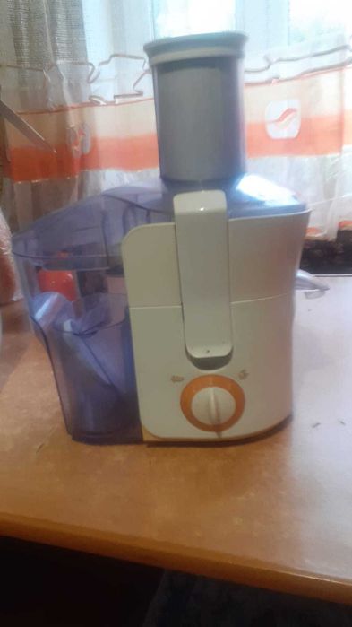 Соковыжималка  в отличном состоянии!