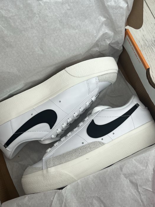 Чисто нови Nike обувки