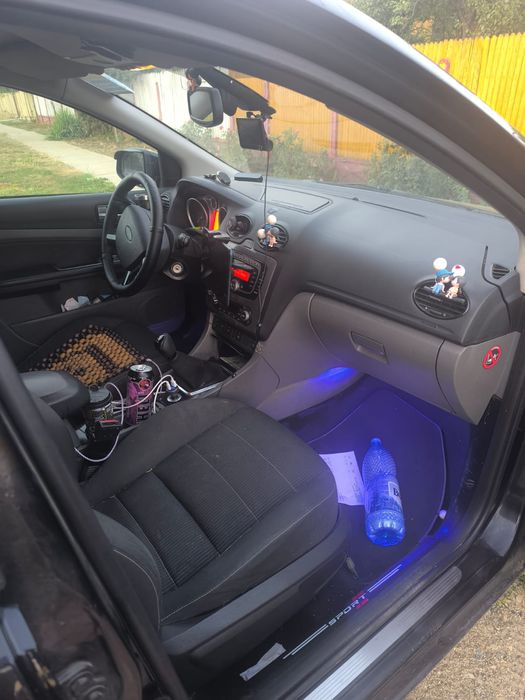 Vând Ford focus defect