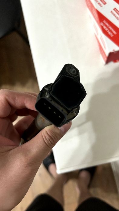 Катушка на Toyota Corolla e140 1zr.