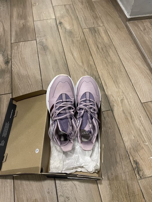 маратонки марка ади дас номер 40